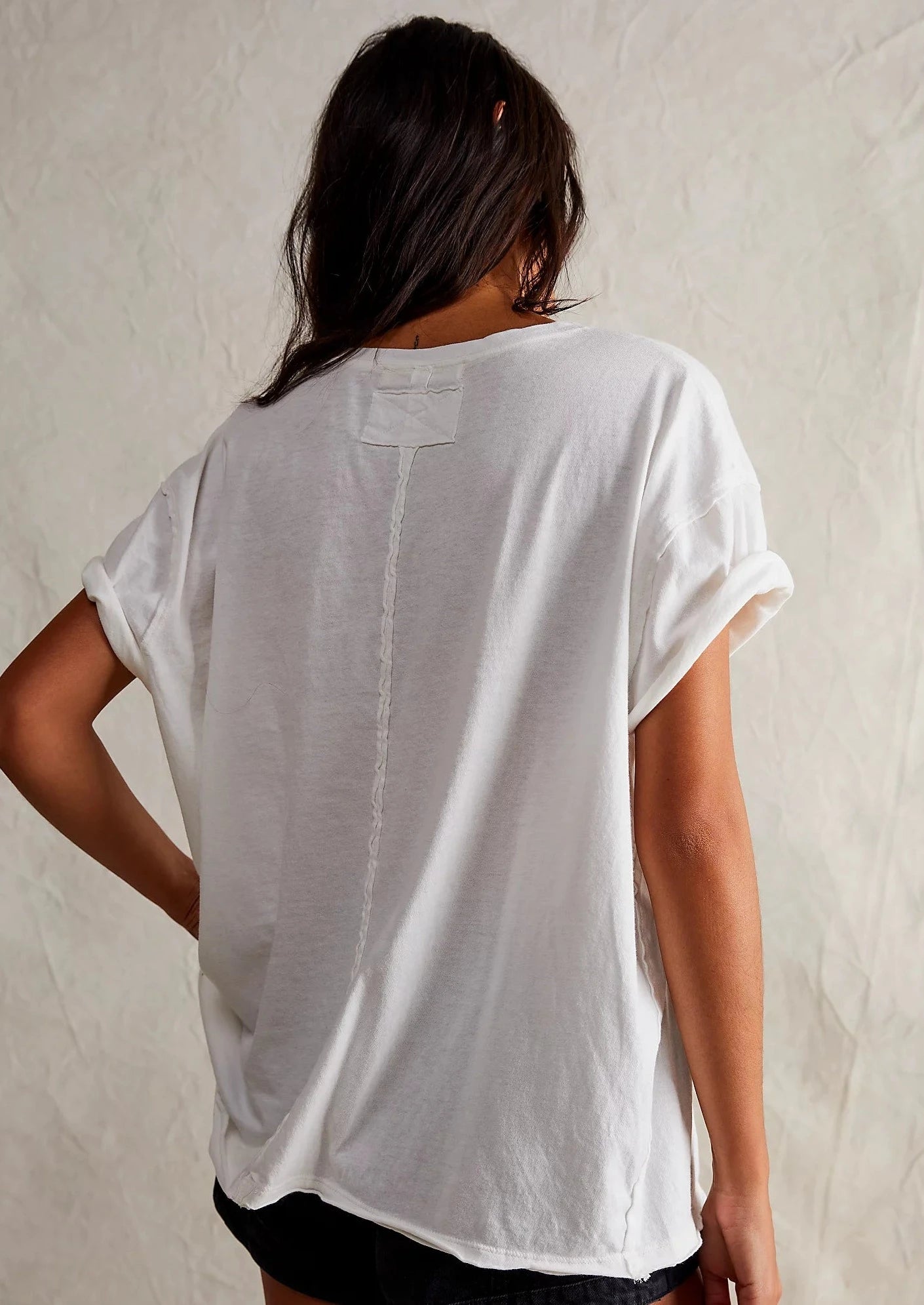 Free People The Nina Tee – A relaxed, classic-fit tee made from soft fabric, offering a comfortable and casual style, Ivory