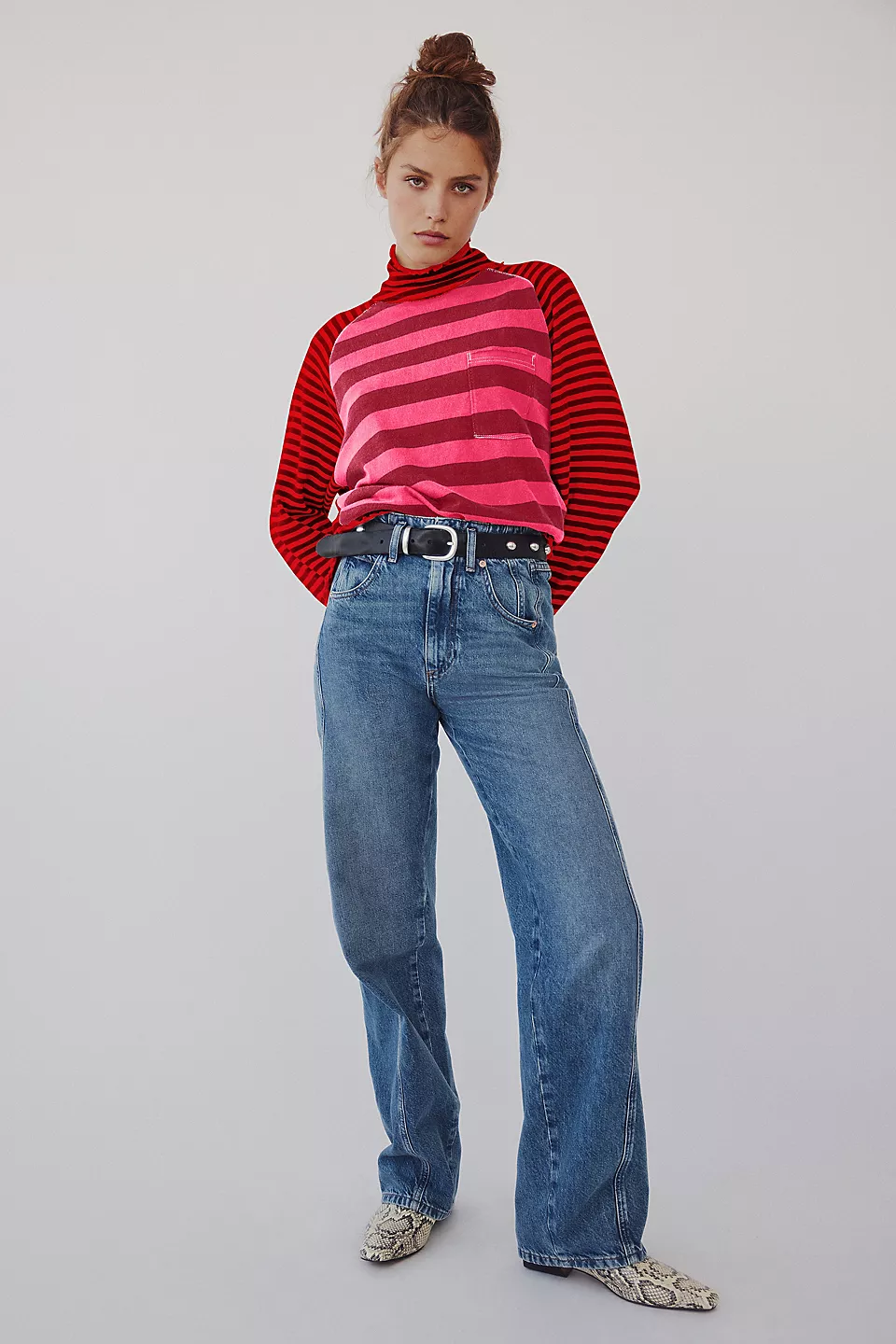 Free People Aster Straight Leg Jeans made from soft denim with a classic straight-leg fit. These jeans feature a mid-rise design, offering a comfortable and versatile look with a timeless, vintage-inspired feel, Swarm