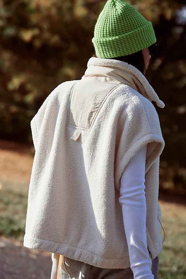 Free People Scout It Out fleece vest in a soft, textured fabric. This sleeveless, zip-up design features a high collar and cozy, relaxed fit, perfect for layering over casual outfits for added warmth and style, Birch Tree