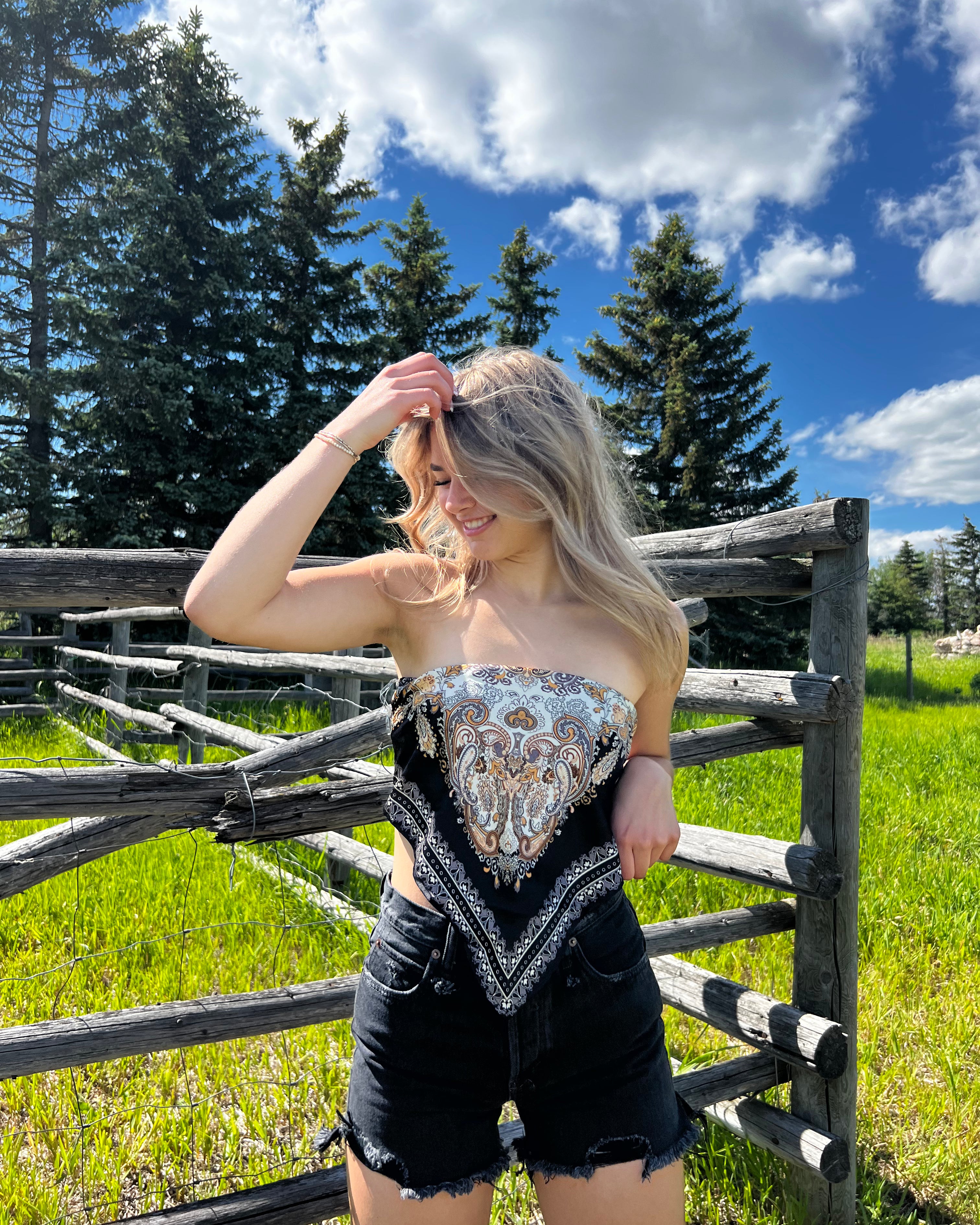 Free People Makai Cutoff Shorts – High-waisted denim shorts with a frayed hem, offering a relaxed fit and a vintage-inspired style for a casual, laid-back look, Washed Black